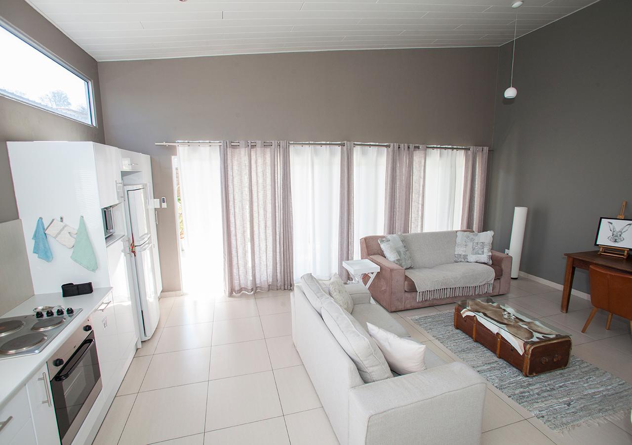 Rnb'S Studio Apartment Windhoek Exterior foto