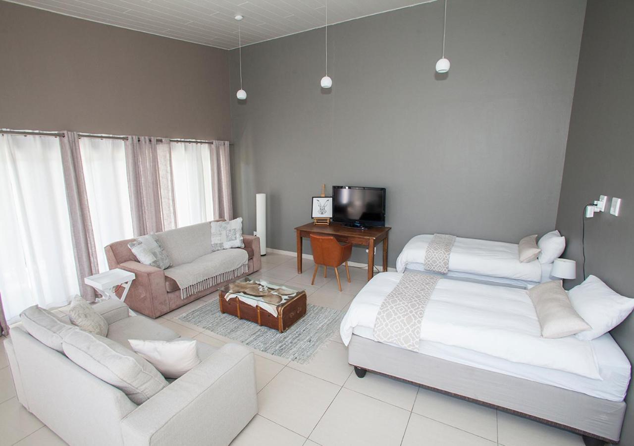 Rnb'S Studio Apartment Windhoek Exterior foto