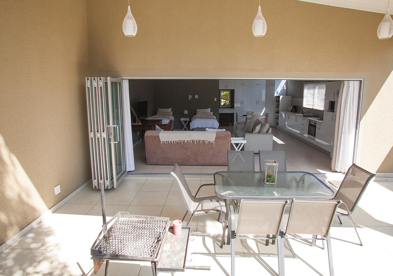 Rnb'S Studio Apartment Windhoek Exterior foto